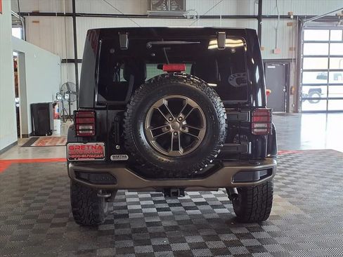 Used 2017 Jeep Wrangler Unlimited Sahara AWD/4WD image 5