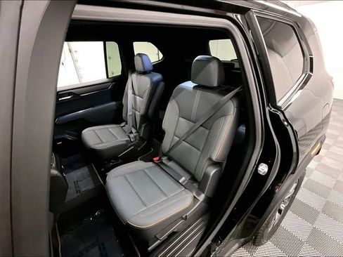 Used 2025 GMC Acadia AT4 AWD/4WD image 24