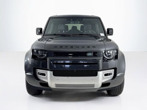 Used 2025 Land Rover Defender 130 S image 8