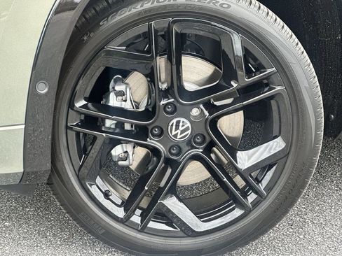 New 2026 Volkswagen Tiguan SE R-Line image 10