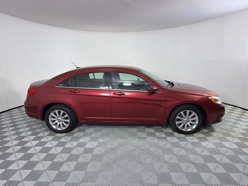 Used 2013 Chrysler 200 Touring FWD image 4