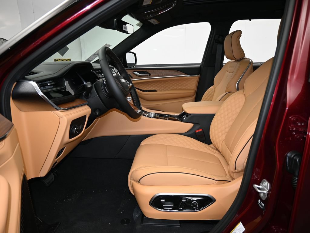 New 2025 Jeep Grand Cherokee Summit AWD/4WD image 11