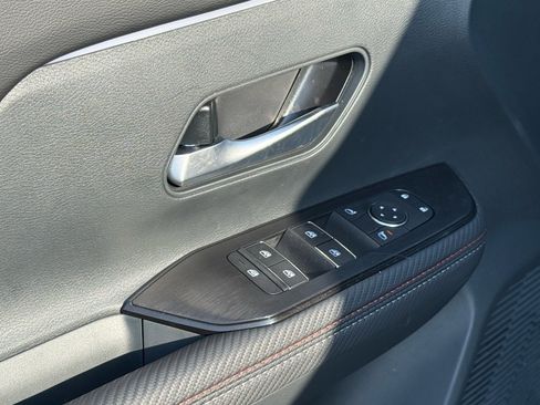 New 2025 Nissan Kicks SR image 18