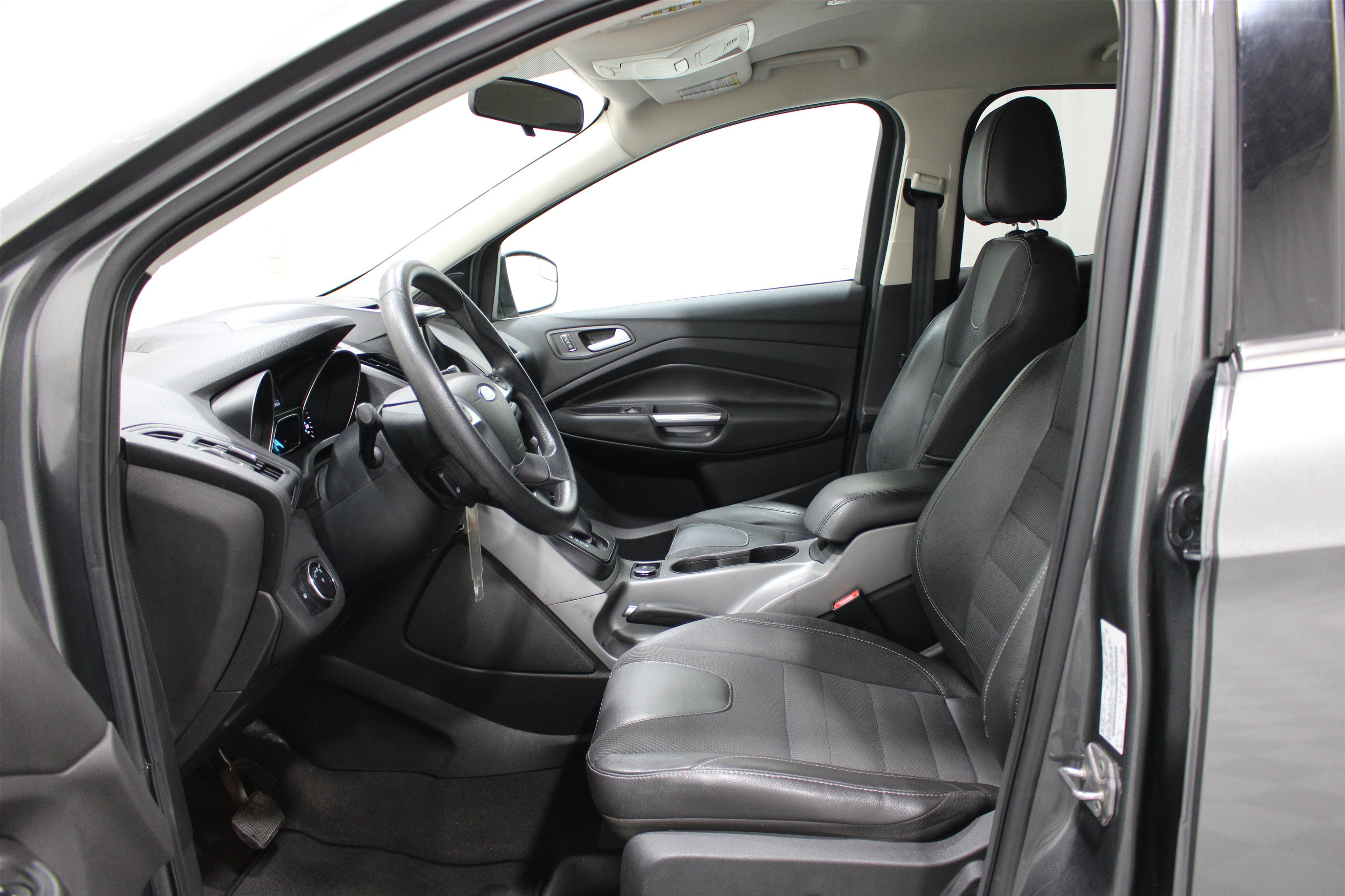 Used 2014 Ford Escape SE w/ SE Chrome Package FWD image 3