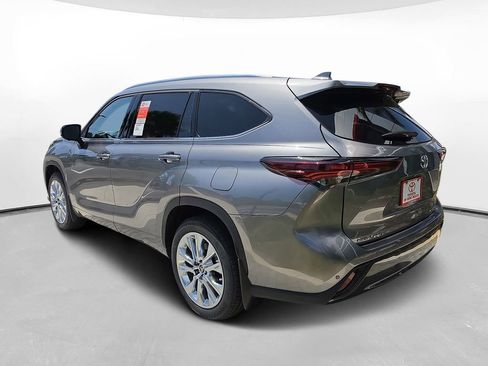 New 2026 Toyota Highlander Limited AWD/4WD image 6