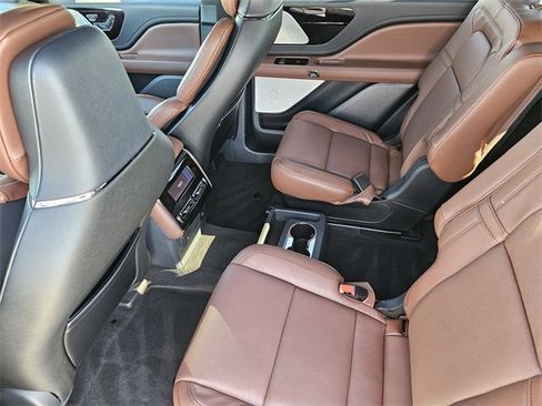 New 2026 Lincoln Aviator Reserve w/ Luxury Package image 28