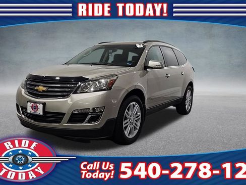 Used 2015 Chevrolet Traverse LT w/ Style and Technology Package FWD image 1