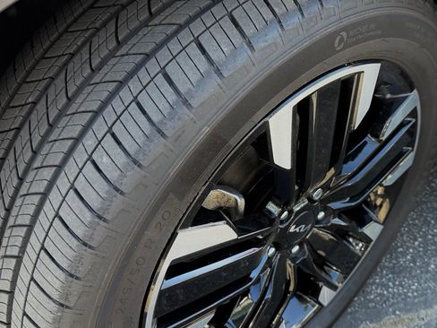 Used 2024 Kia Telluride SX Prestige image 13