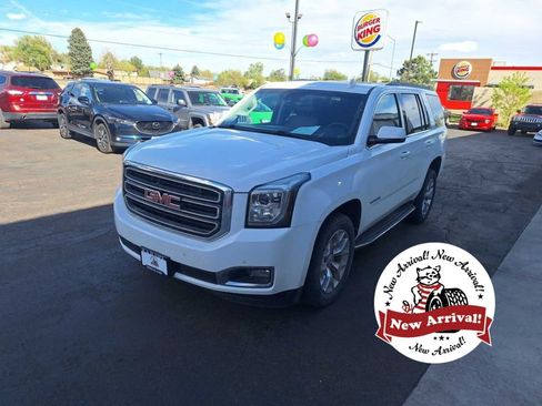 Used 2017 GMC Yukon SLT image 1