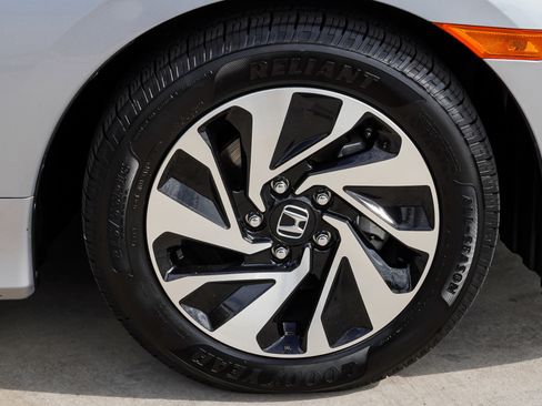 Used 2019 Honda Civic LX image 9