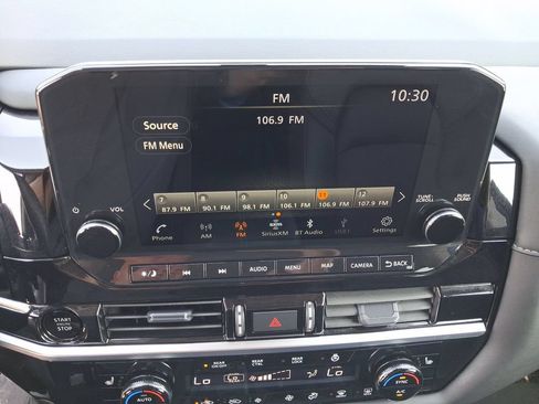 Used 2025 Nissan Pathfinder SL AWD/4WD image 14