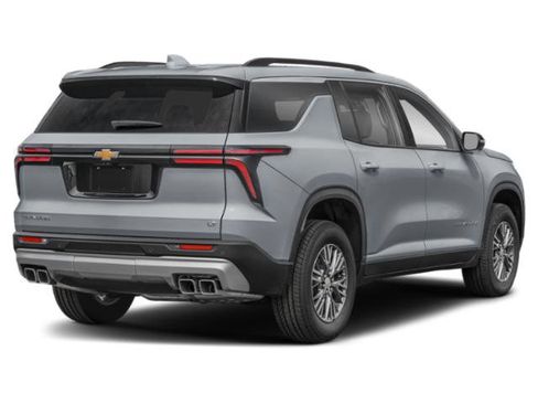 New 2026 Chevrolet Traverse LT w/ Sun and Wheel Package FWD image 11