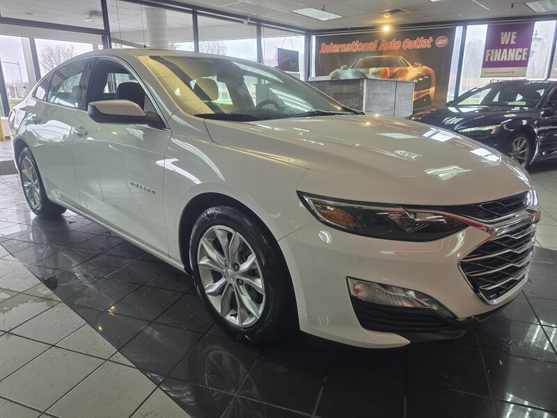 Used 2024 Chevrolet Malibu LT FWD image 3