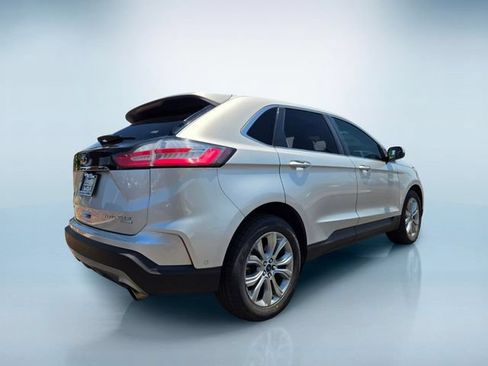 Used 2019 Ford Edge Titanium w/ Equipment Group 301A FWD image 4