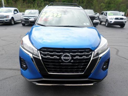 Used 2024 Nissan Kicks SR w/ SR Premium Package FWD image 4