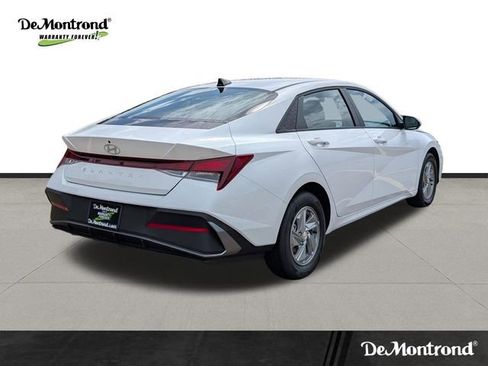 New 2026 Hyundai Elantra SE FWD image 5