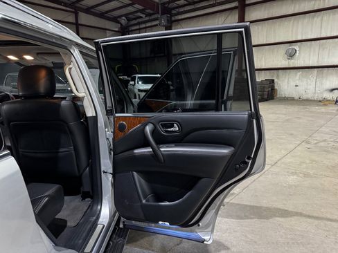 Used 2018 INFINITI QX80 4WD w/ Driver Assistance Package image 23