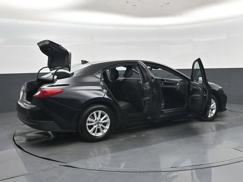Used 2025 Toyota Camry LE FWD image 55
