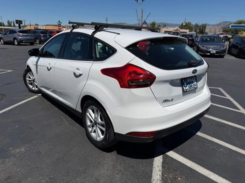 Used 2016 Ford Focus SE FWD image 5