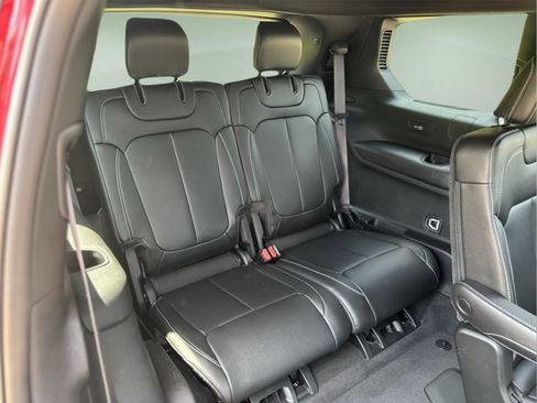 Used 2024 Jeep Grand Cherokee L Limited image 22