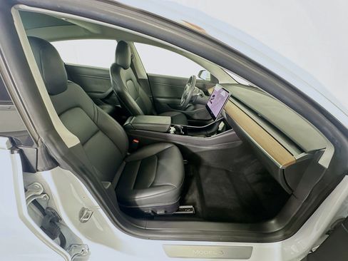 Used 2019 Tesla Model 3 Standard Range Plus image 29