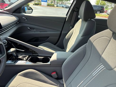 Certified 2024 Hyundai Elantra SEL w/ Convenience Package FWD image 13