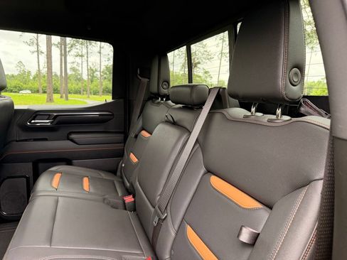 Used 2023 GMC Sierra 1500 AT4 w/ Technology Package AWD/4WD image 30