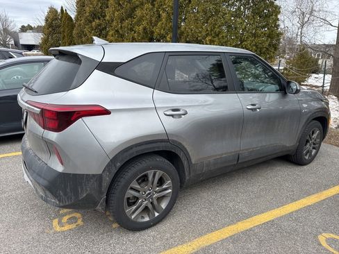 Used 2023 Kia Seltos LX AWD/4WD image 5