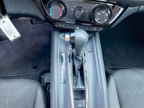Used 2019 Honda HR-V LX image 16