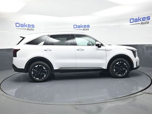 Certified 2026 Kia Sorento S AWD/4WD image 9
