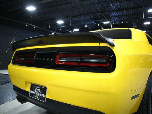 Used 2018 Dodge Challenger R/T Scat Pack image 15