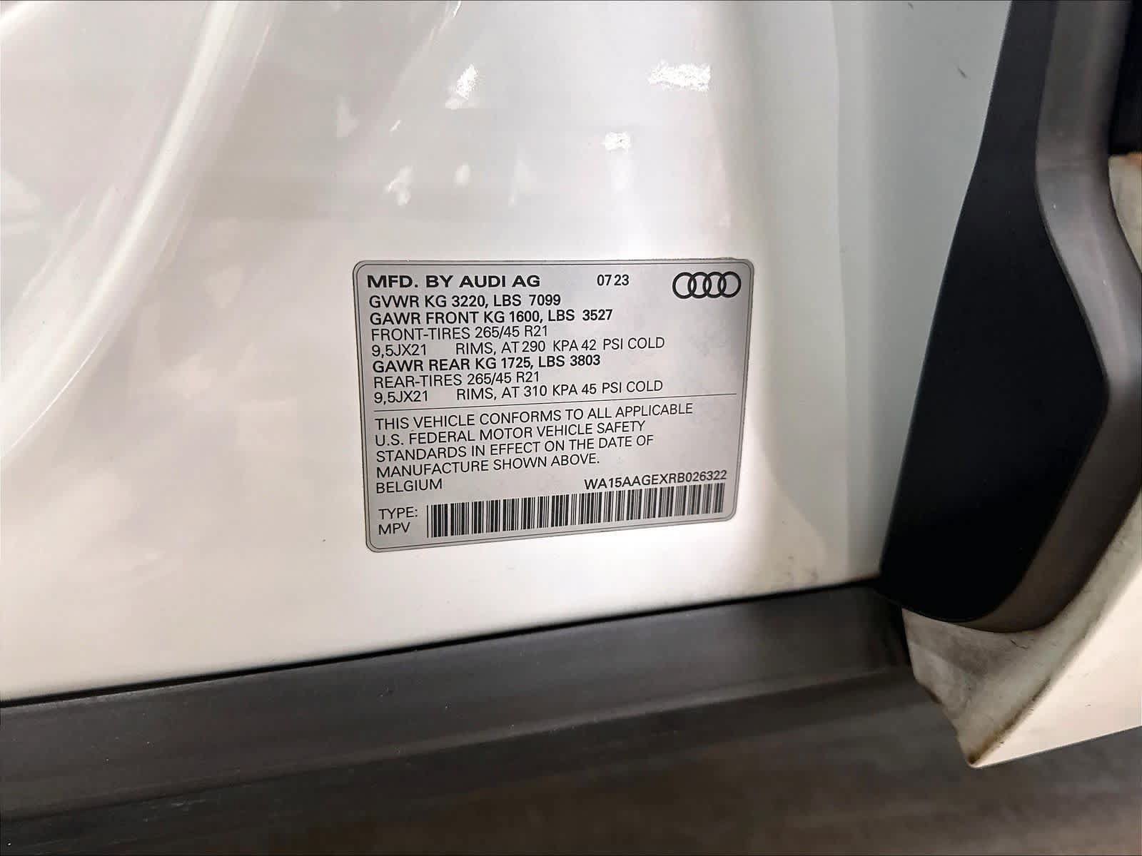 Used 2024 Audi Q8 e-tron Premium Plus AWD/4WD image 35