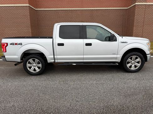 Used 2015 Ford F150 XLT image 12