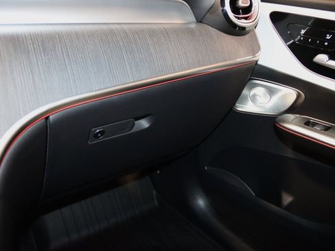 Used 2025 Mercedes-Benz GLC 300 4MATIC Coupe image 60