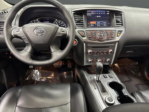 Used 2020 Nissan Pathfinder SL image 5