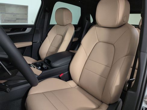 New 2026 Porsche Cayenne AWD/4WD image 16