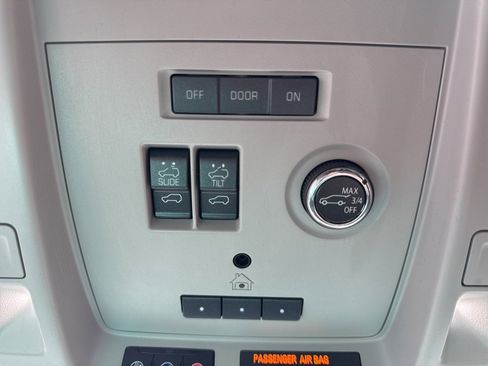 Used 2020 Cadillac Escalade Premium Luxury image 56