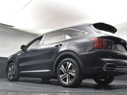 Certified 2022 Kia Sorento SX image 37