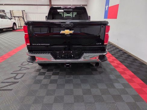 Used 2024 Chevrolet Silverado 2500 LTZ w/ LTZ Premium Package AWD/4WD image 12