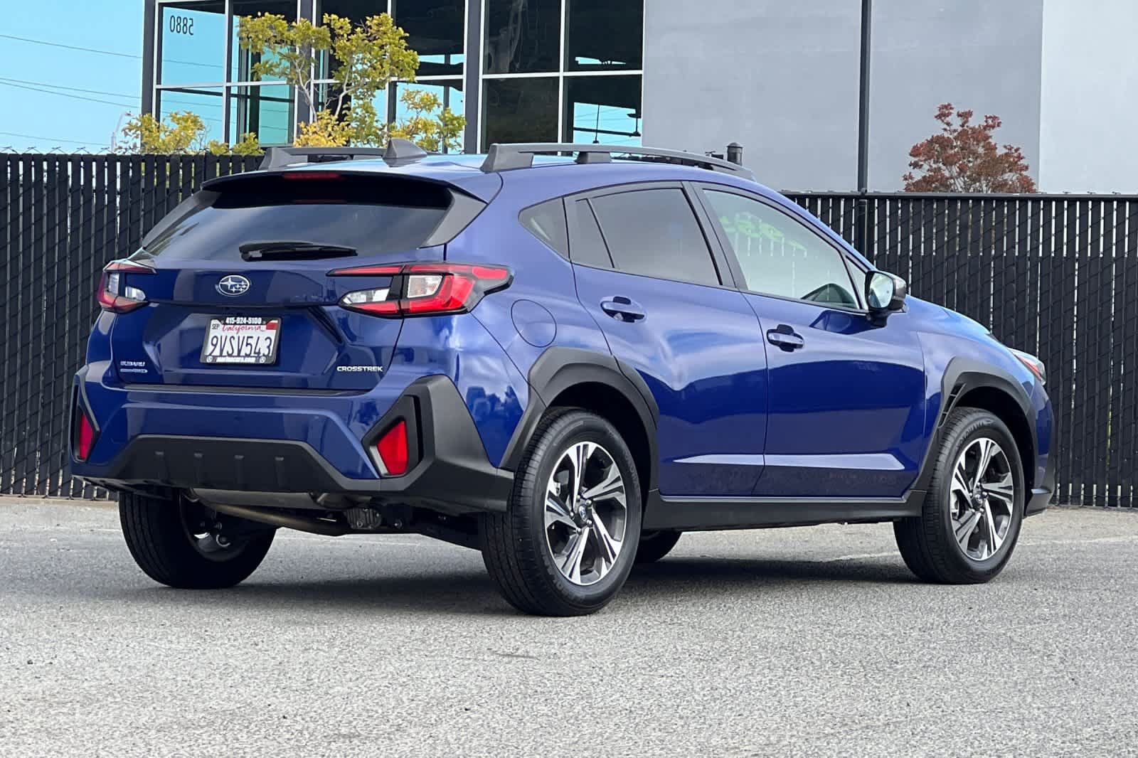 Used 2025 Subaru Crosstrek 2.5i Premium AWD/4WD image 3
