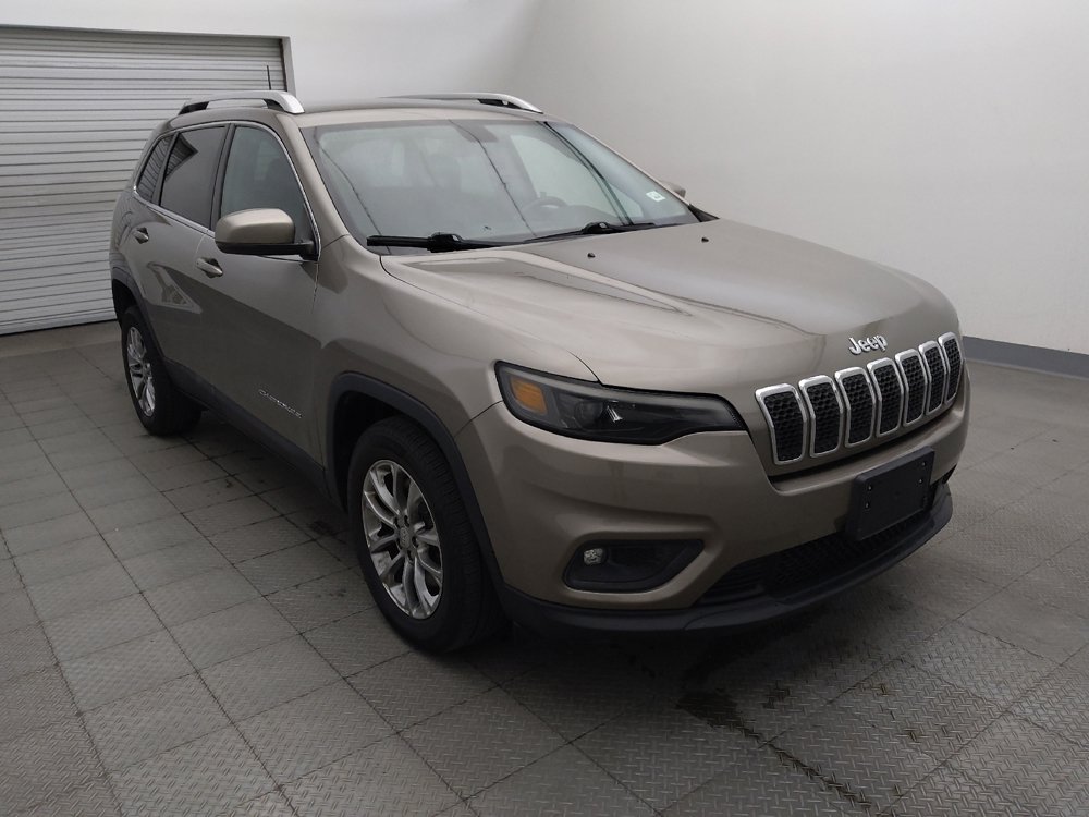 Used 2019 Jeep Cherokee Latitude Plus w/ Cold Weather Group FWD image 13