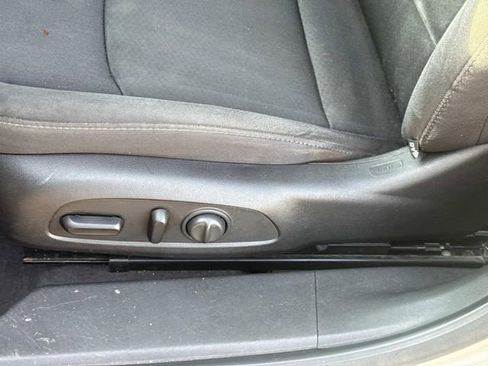 Used 2016 Chevrolet Malibu LT image 25