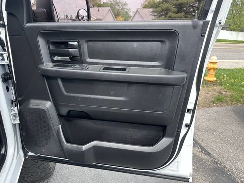 Used 2016 RAM 2500 Tradesman w/ Chrome Appearance Group image 13