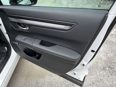 Used 2025 Honda CR-V EX image 18