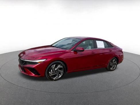 Used 2025 Hyundai Elantra Limited image 7