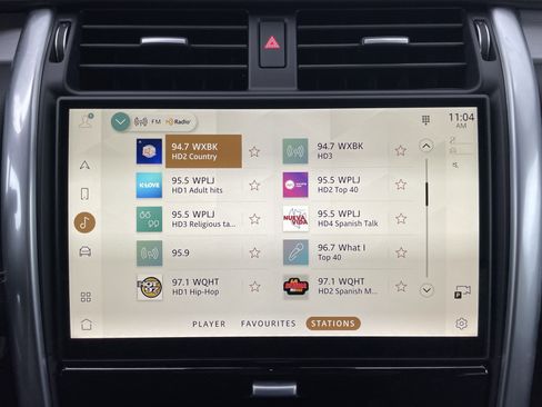 Certified 2024 Land Rover Discovery Dynamic SE image 29