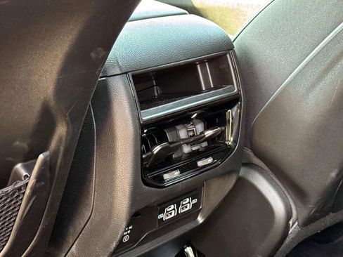 Used 2025 Jeep Grand Cherokee 4WD image 7