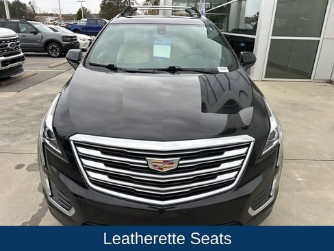 Used 2017 Cadillac XT5 FWD image 2