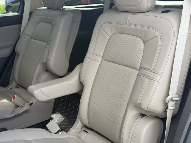Used 2021 Lincoln Aviator Grand Touring w/ Equipment Group 302A AWD/4WD image 25