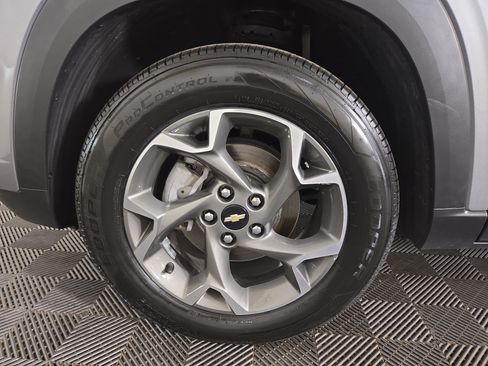 Used 2024 Chevrolet Trax LT w/ LT Convenience Package FWD image 33